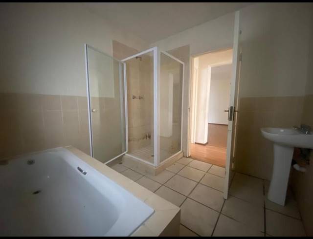 2 BEDROOM TOWNHOUSE FOR SALE IN VORNA VALLEY